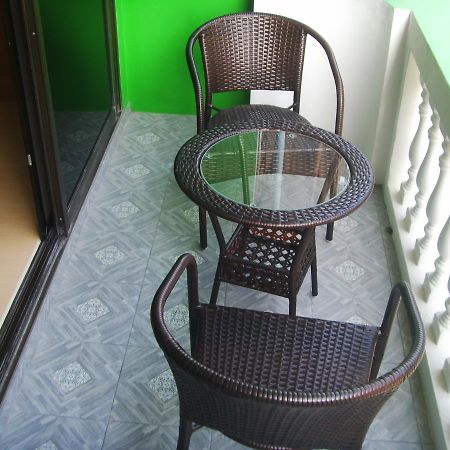Kontiki Guesthouse Jomtien Beach Εξωτερικό φωτογραφία