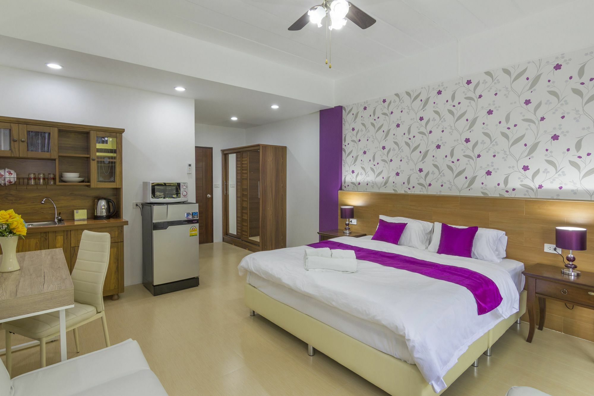 Kontiki Guesthouse Jomtien Beach Εξωτερικό φωτογραφία